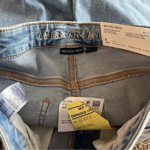 American Eagle nwt damaged return distressed super high rise jegging - Picture 16 of 16